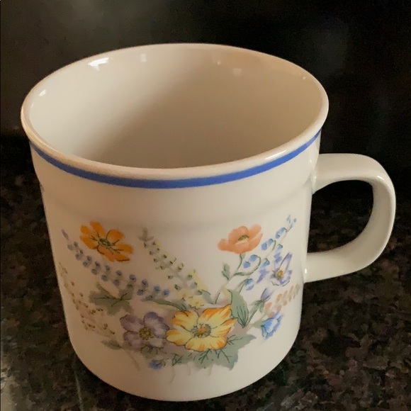 Vintage porcelain sunflower plate and mug - Picture 6 of 12